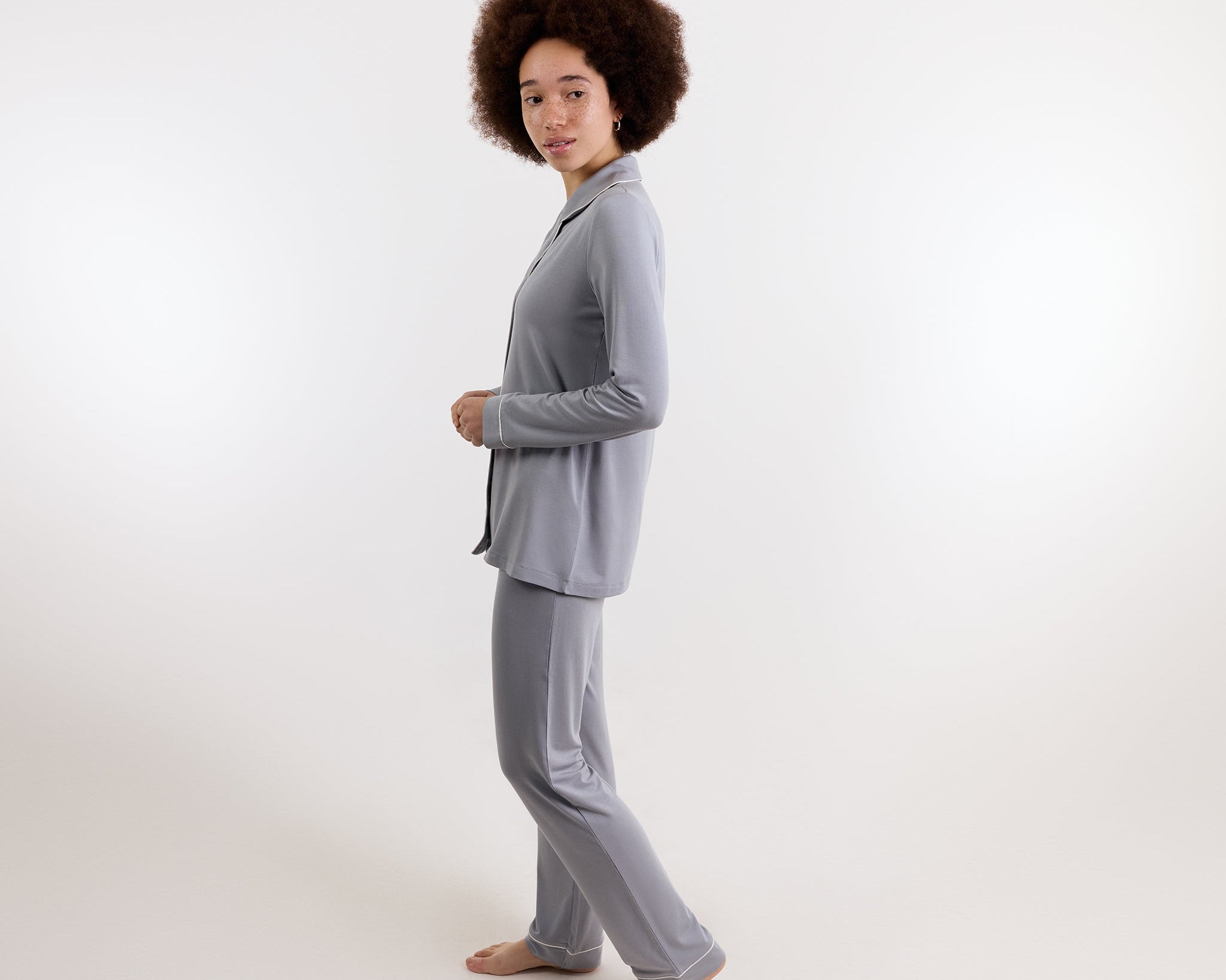 De ultieme loungewear combo: de Signature Set x Cozy Socks van Almaaz